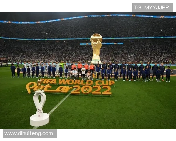 足球明星捧杯瞬间精彩回顾与珍贵图片合集展现荣耀与激情 足球明星捧杯瞬间精彩回顾与珍贵图片合集展现荣耀与激情