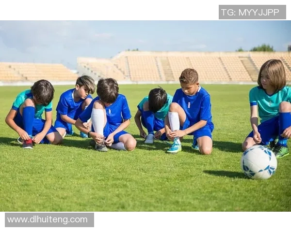 足球明星儿童球服让孩子们在绿茵场上尽显风采与活力